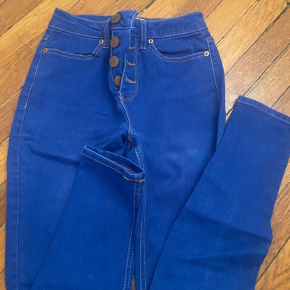 2/$10 Highwaisted Jeans - Picture 1 of 2